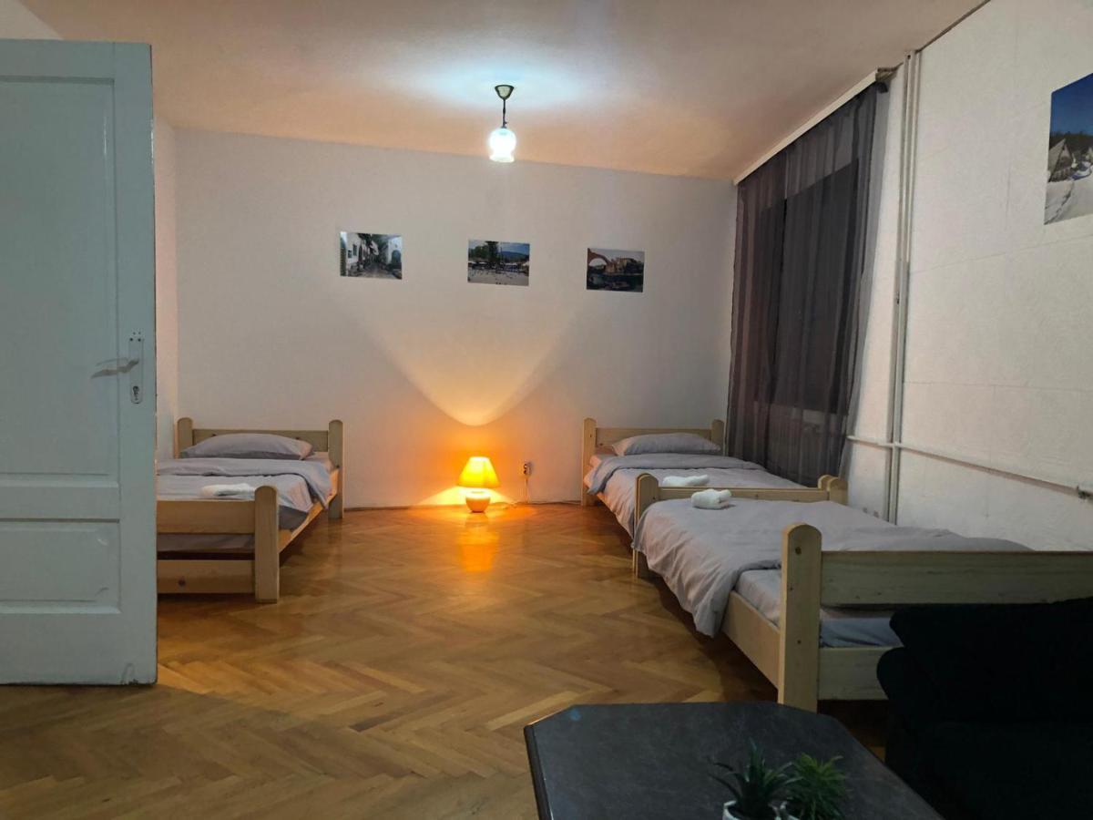 Old House Old Town Hostel Sarajevo Buitenkant foto