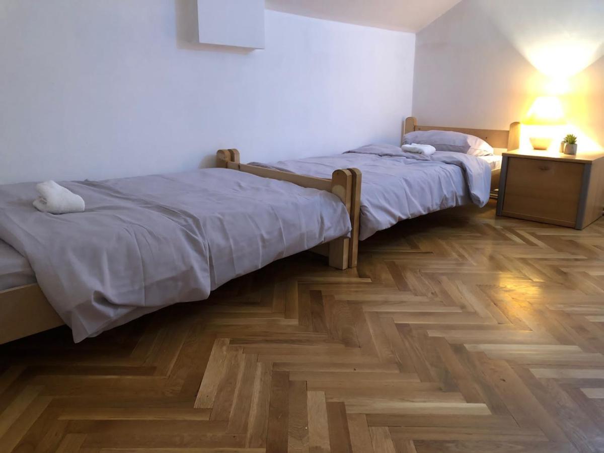 Old House Old Town Hostel Sarajevo Buitenkant foto
