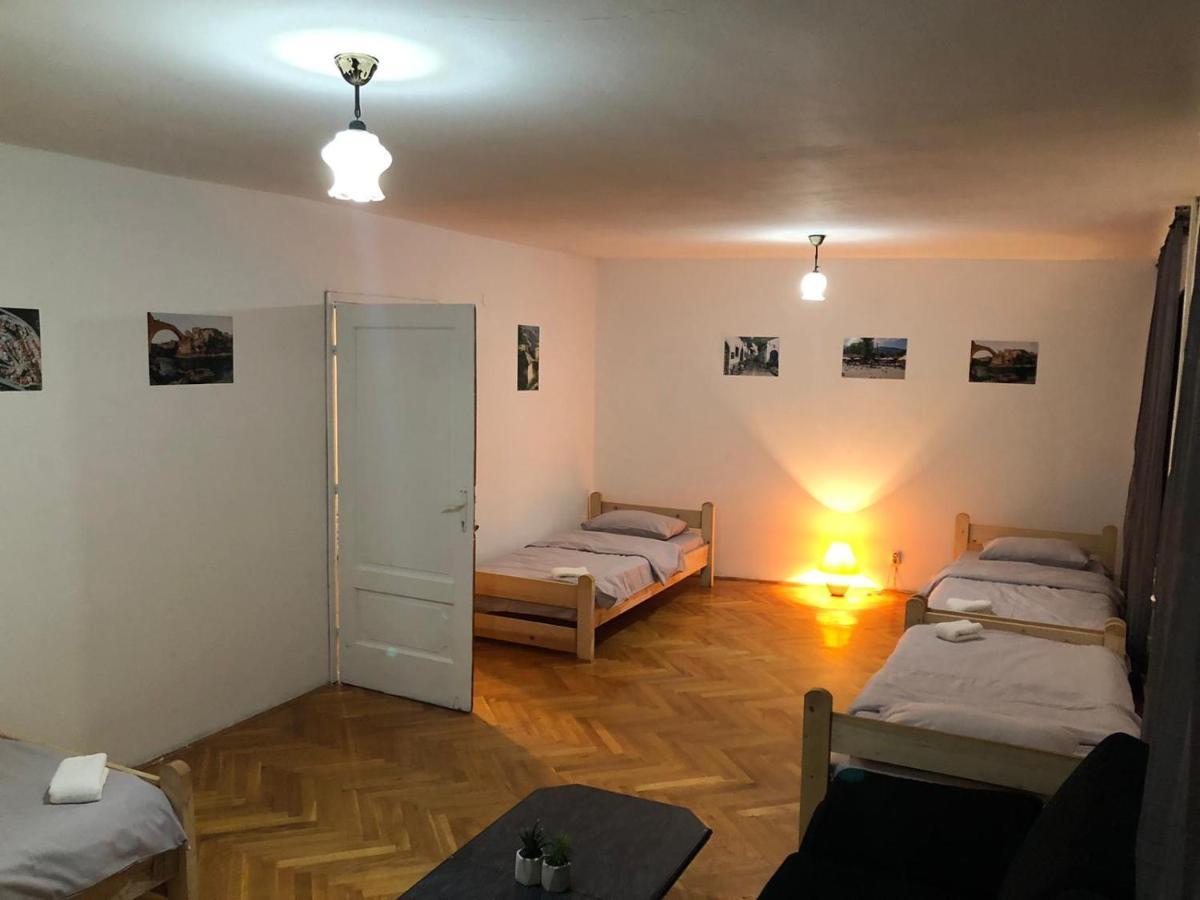 Old House Old Town Hostel Sarajevo Buitenkant foto