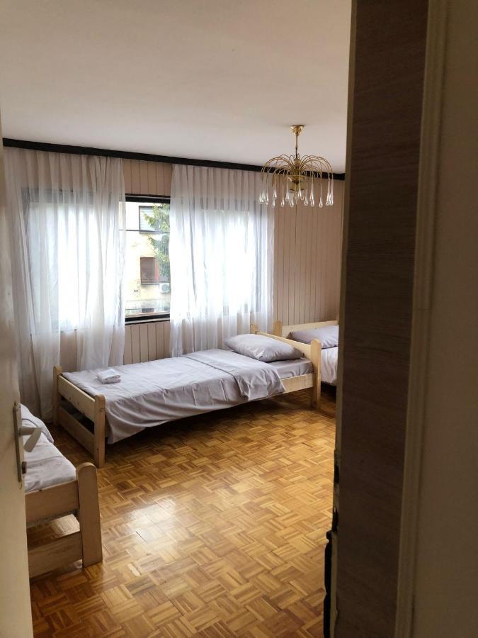 Old House Old Town Hostel Sarajevo Buitenkant foto