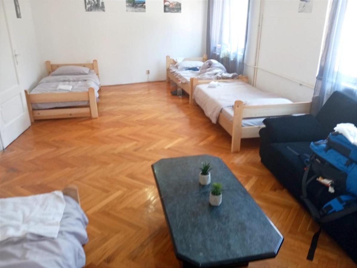 Old House Old Town Hostel Sarajevo Buitenkant foto